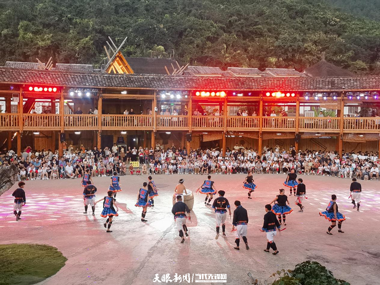 荔波瑤山古寨節(jié)假日高朋滿(mǎn)座.png